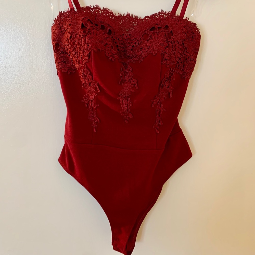 ❕sold❕Fashion Nova Lace Bodysuit